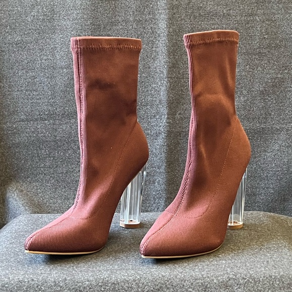 FASHION NOVA ALEEZA Maroon Boots - Picture 1 of 12